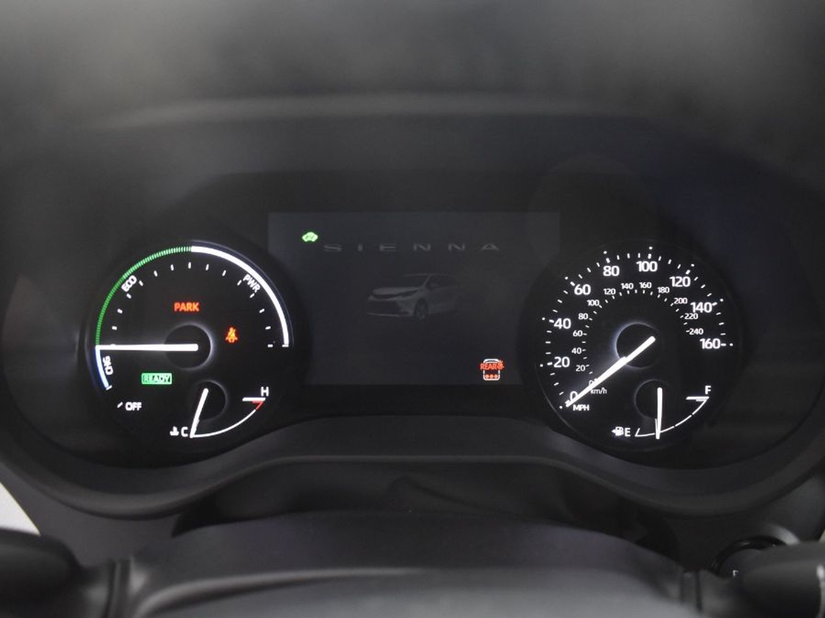 2025 TOYOTA SIENNA - Image 16