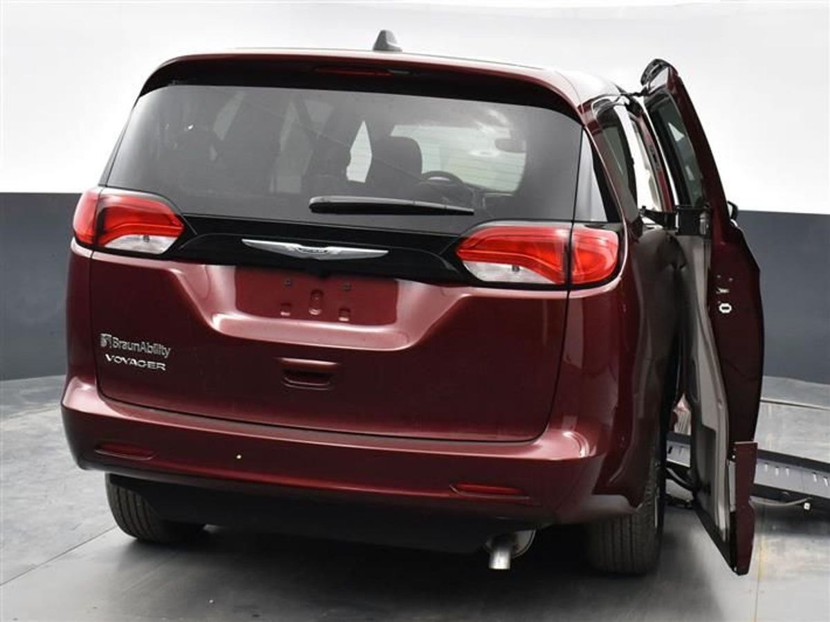 2023 CHRYSLER VOYAGER - Image 12