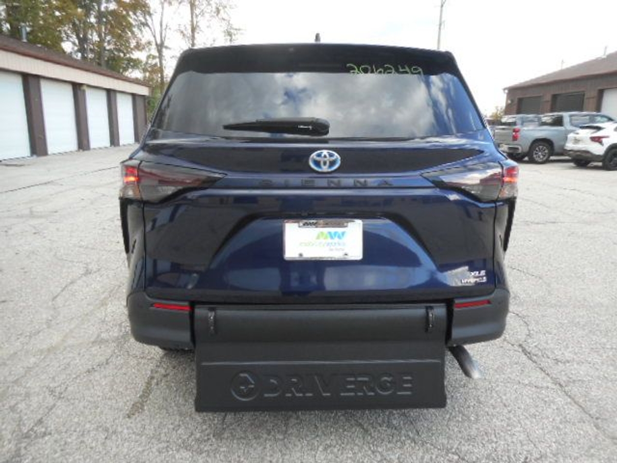 2024 TOYOTA SIENNA - Image 6