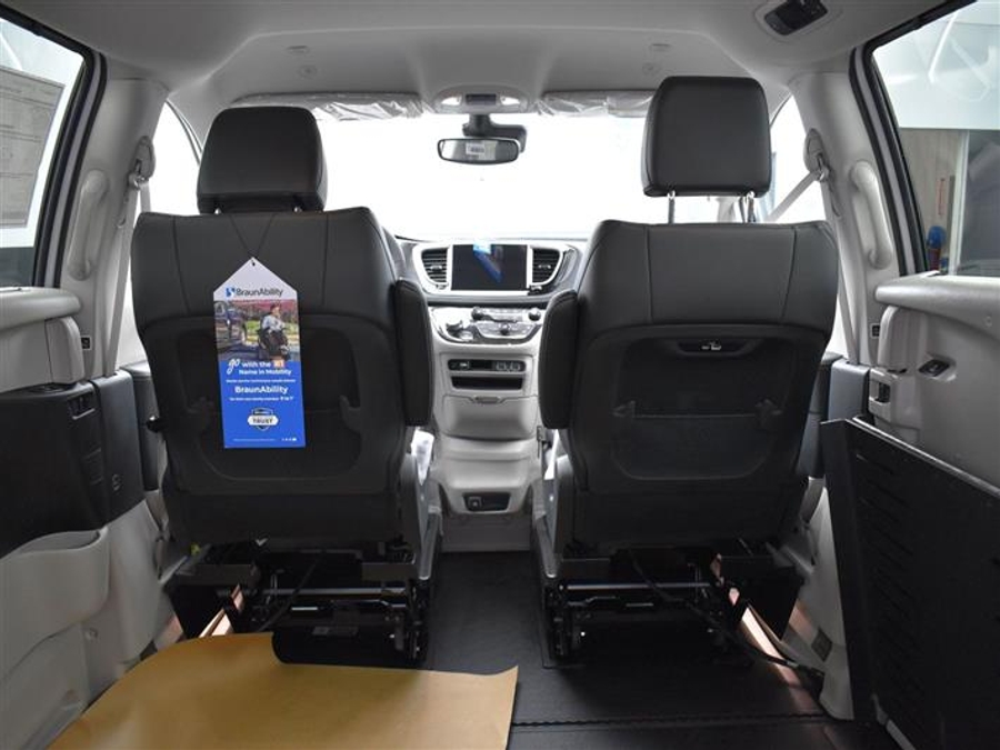 Used 2024 Chrysler Pacifica Touring L - BraunAbility Side Entry Entry In Floor Automatic Ramp