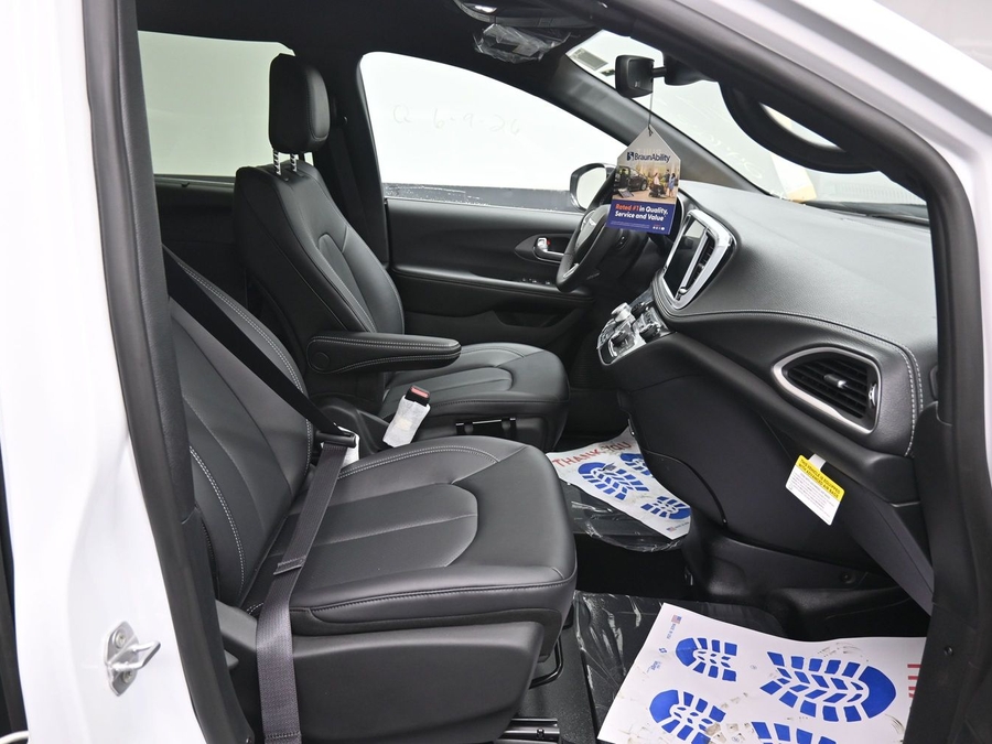 White Chrysler Pacifica image number 8
