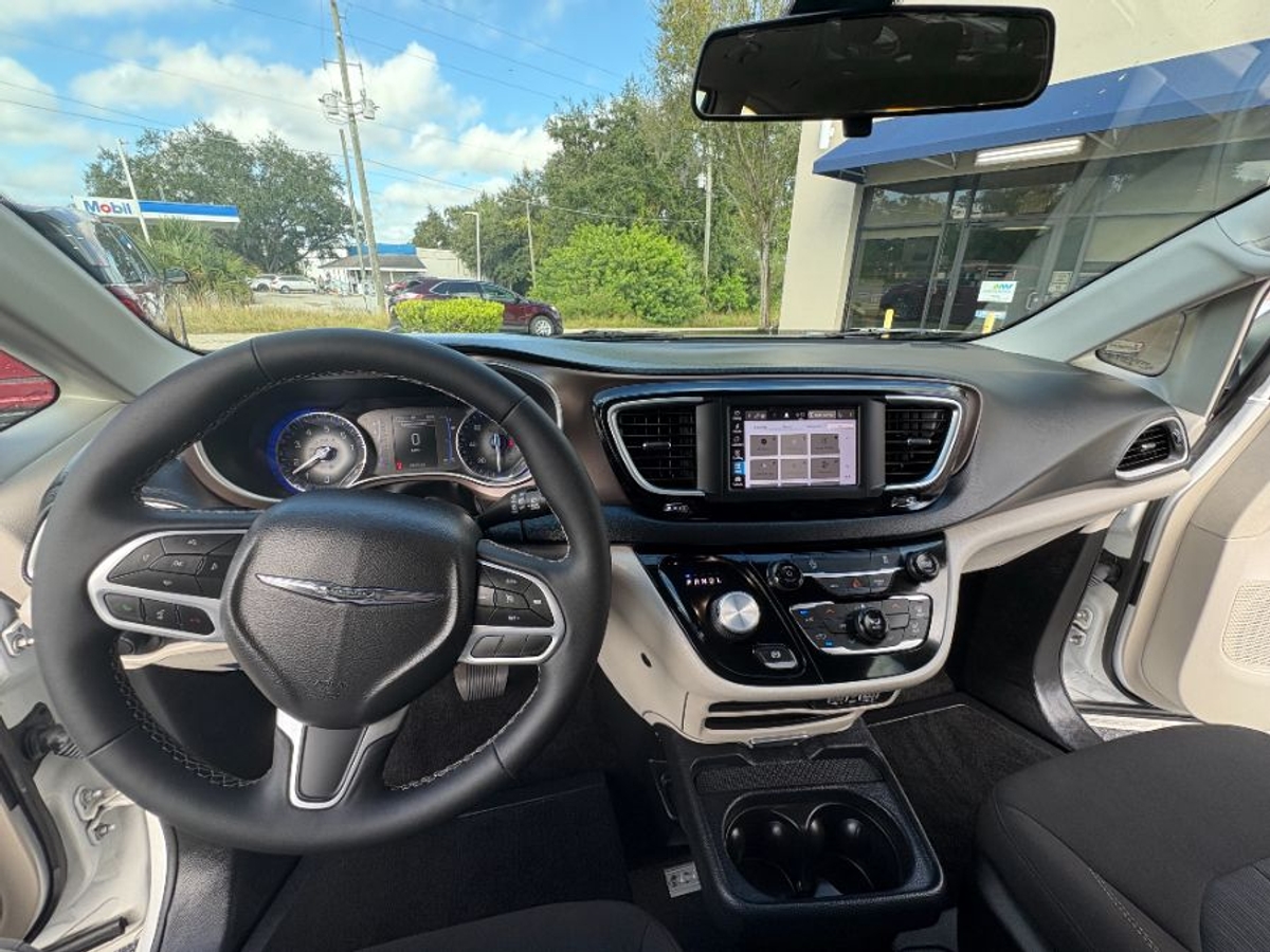 2022 CHRYSLER VOYAGER - Image 12