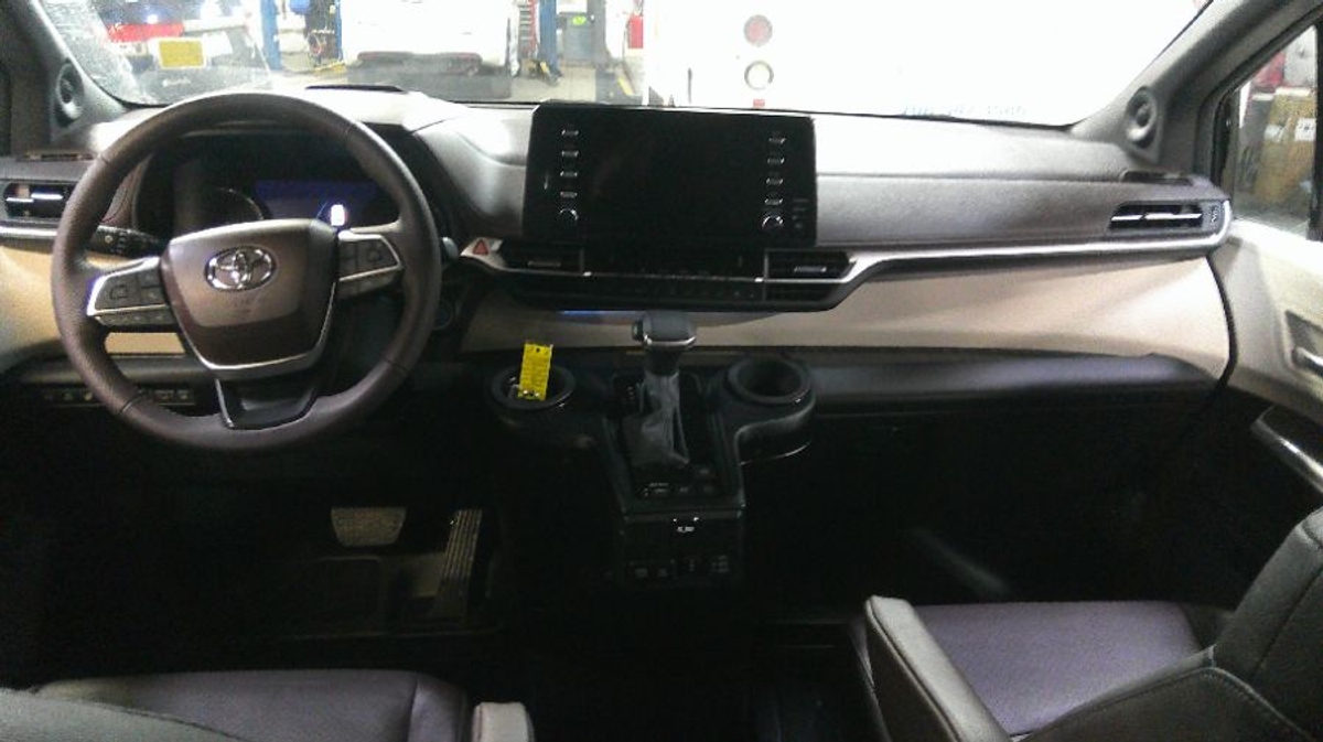 2024 TOYOTA SIENNA - Image 15