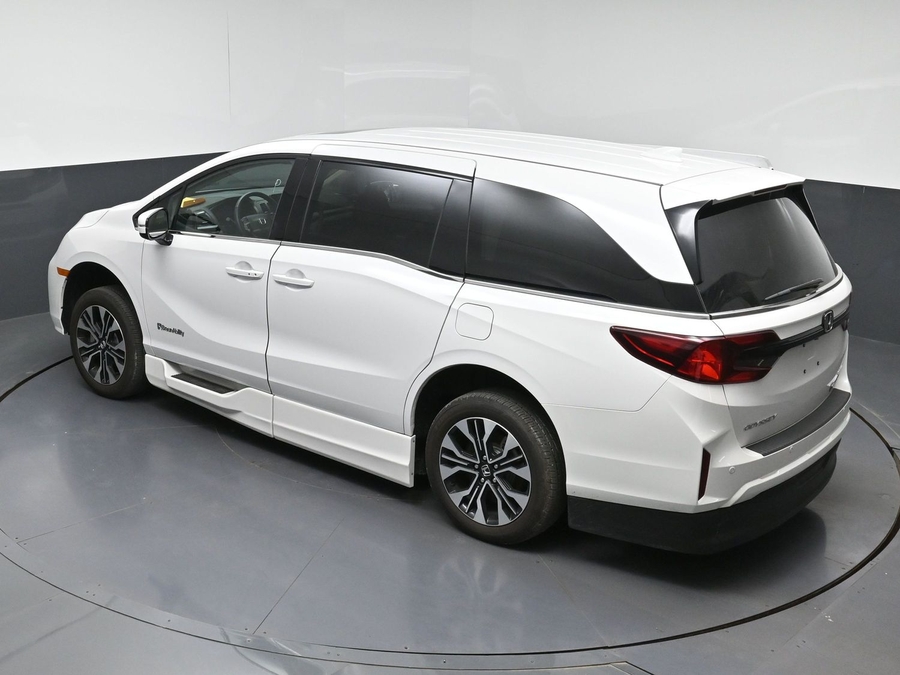 Used 2025 Honda Odyssey Elite - BraunAbility Side Entry In Floor Automatic Ramp