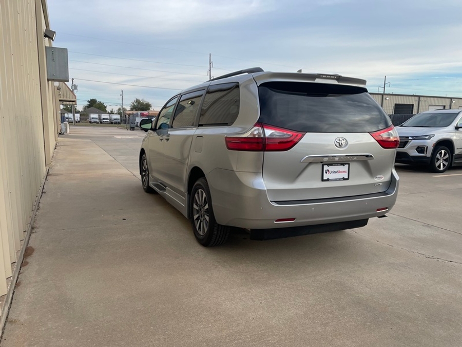 Used 2020 Toyota Sienna Limited Premium - BraunAbility Side Entry In Floor Automatic Ramp