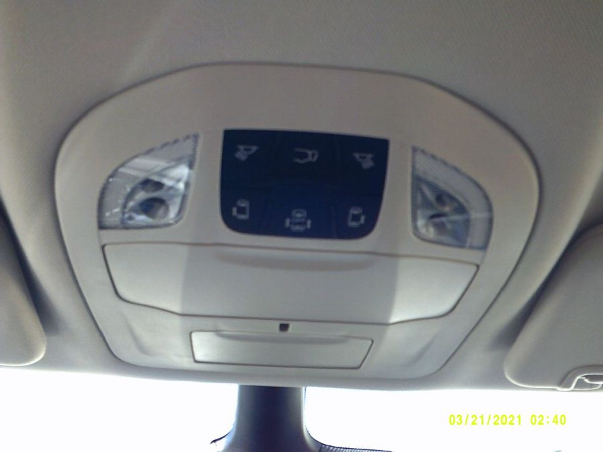 Black Chrysler Pacifica image number 13
