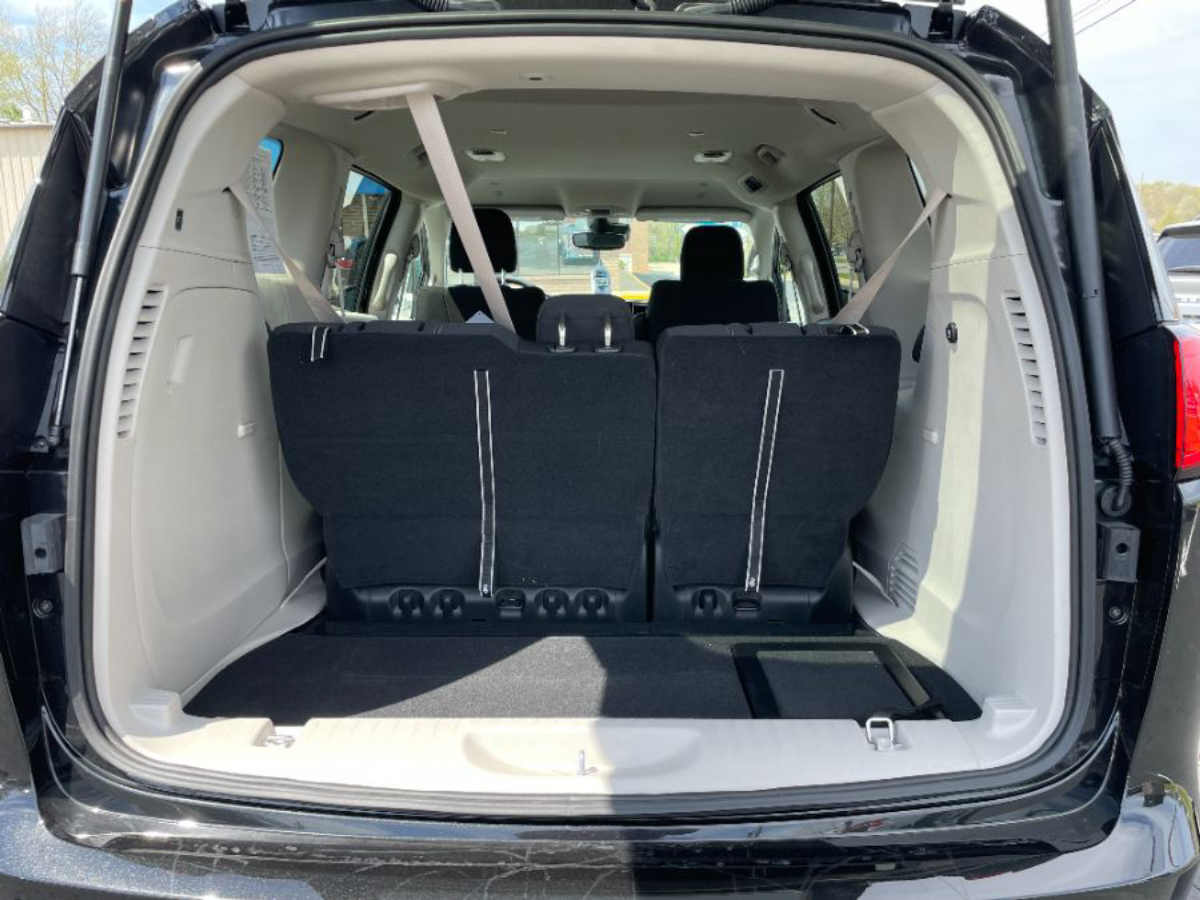 2023 CHRYSLER VOYAGER - Image 13