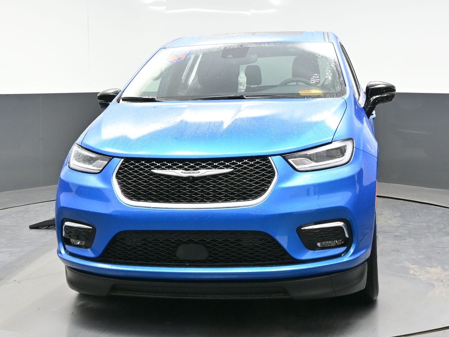 New 2026 Chrysler Pacifica Select Plus - BraunAbility Side Entry Entry Fold Out Automatic Ramp