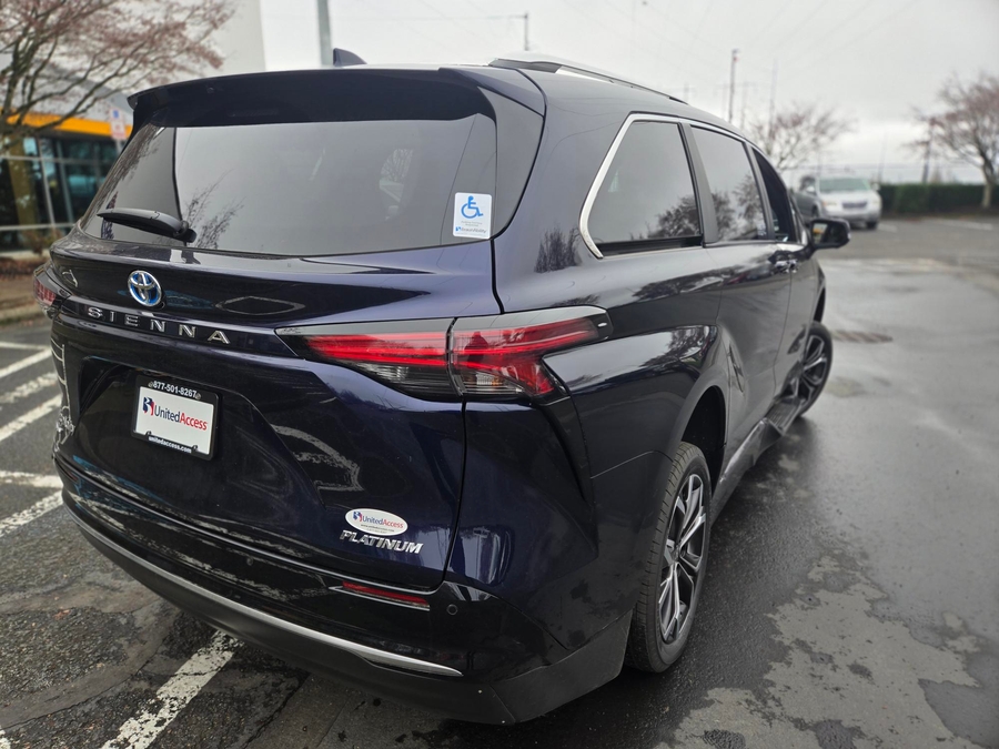 Used 2025 Toyota Sienna Hybrid Platinum - BraunAbility Side Entry Entry Fold Out Automatic Ramp