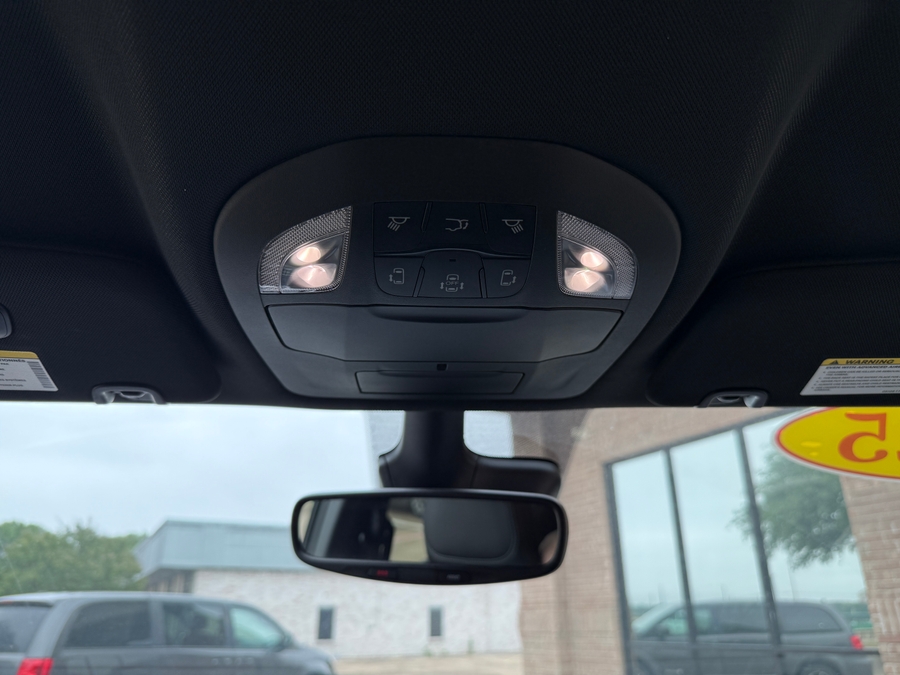Black Chrysler Pacifica image number 15