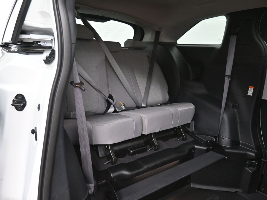 New 2025 Toyota Sienna Hybrid LE - BraunAbility Side Entry Entry Fold Out Automatic Ramp