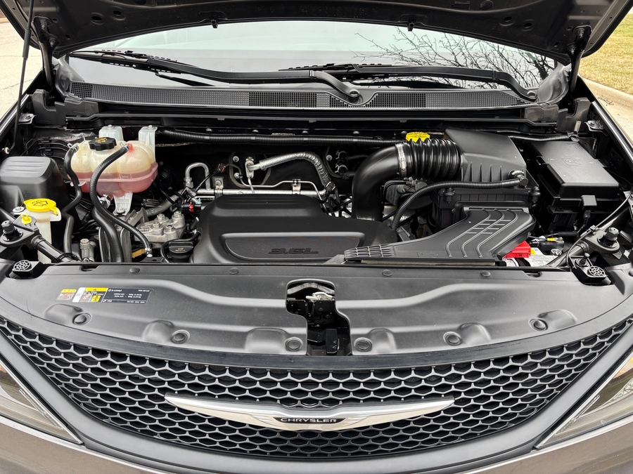 Used 2022 Chrysler Voyager LX - BraunAbility Side Entry Entry Fold Out Automatic Ramp