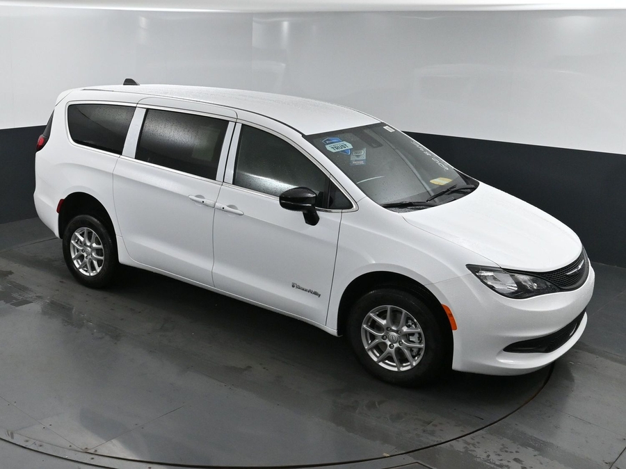 New 2025 Chrysler Voyager LX - BraunAbility Rear Entry Entry Fold Out Manual Ramp