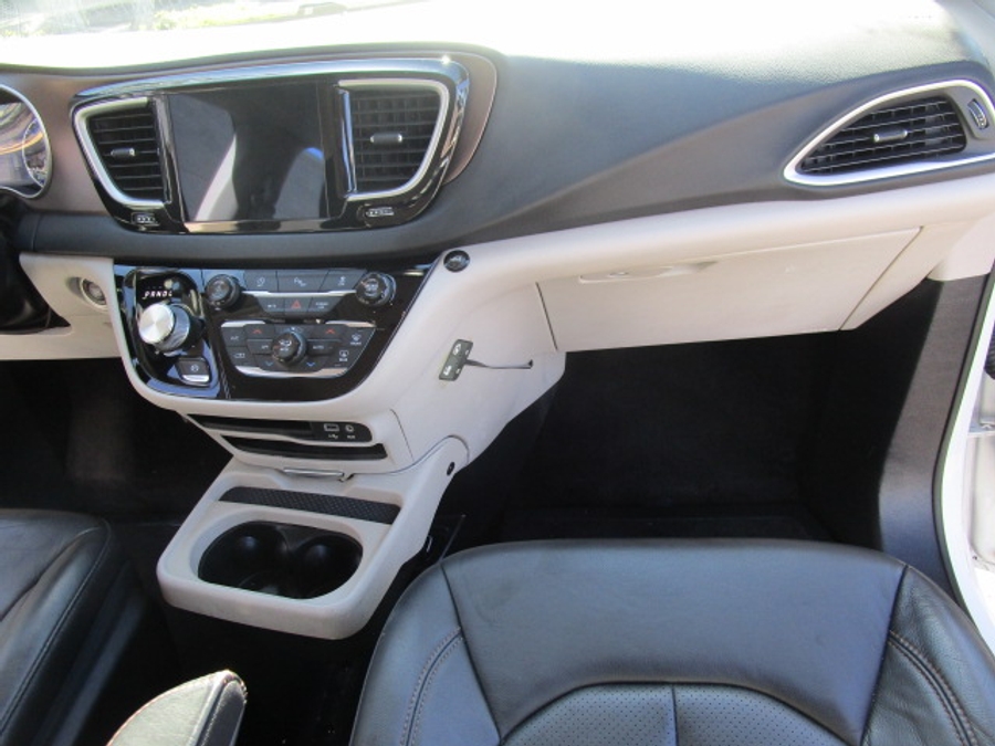 Used 2018 Chrysler Pacifica Touring L - VMI Side Entry Entry In Floor Automatic Ramp