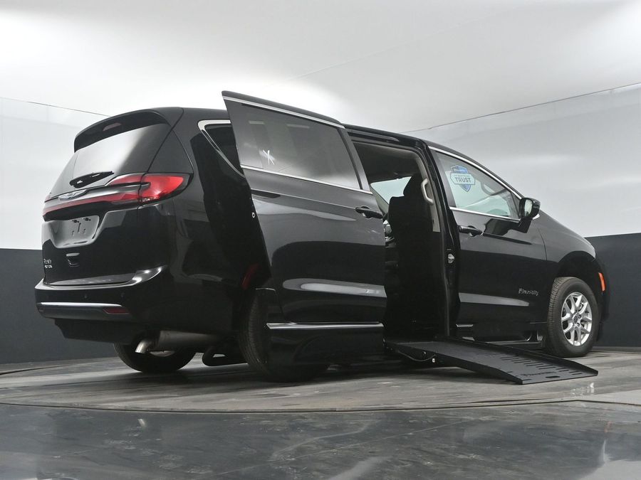 Used 2024 Chrysler Pacifica Touring L - BraunAbility Side Entry Entry Fold Out Automatic Ramp