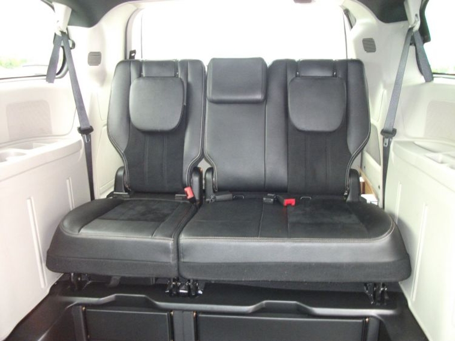 Used 2019 Dodge Grand Caravan SXT - BraunAbility Side Entry Entry Fold Out Automatic Ramp