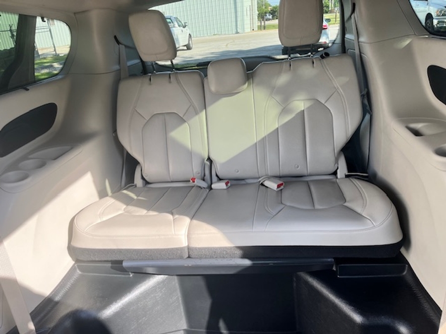 Used 2018 Chrysler Pacifica Touring L - VMI Side Entry Entry In Floor Automatic Ramp