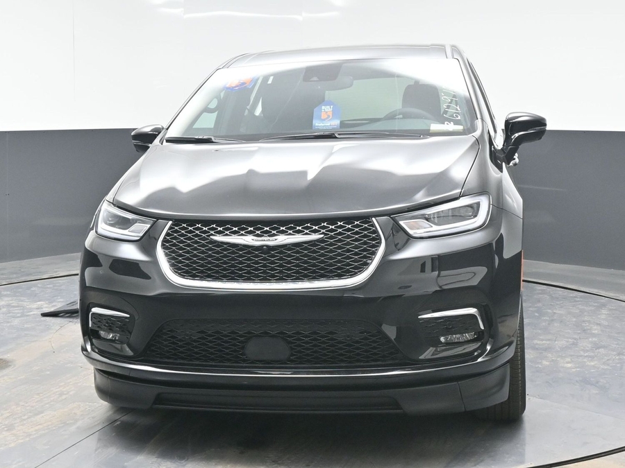 Black Chrysler Pacifica image number 1