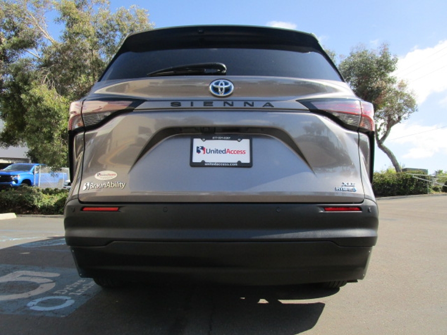 Used 2024 Toyota Sienna Hybrid XLE - BraunAbility Side Entry Entry In Floor Automatic Ramp