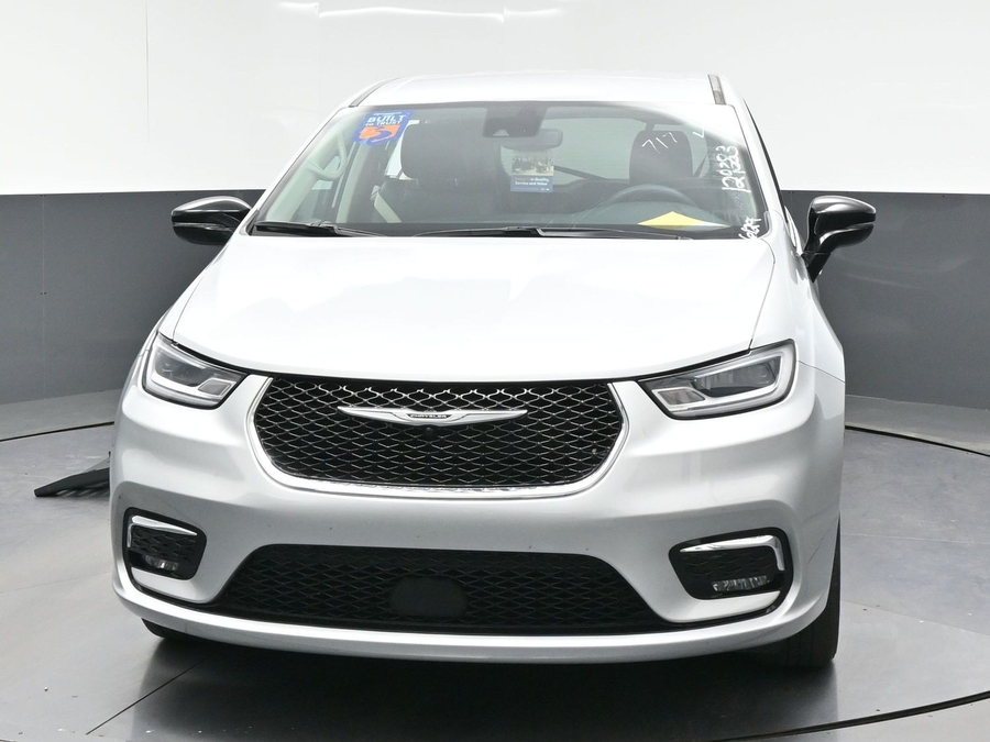 Used 2024 Chrysler Pacifica Touring L - BraunAbility Side Entry Fold Out Manual Ramp