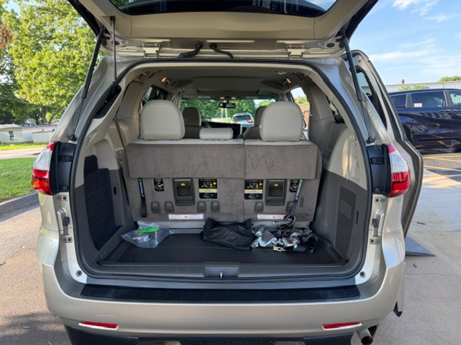 Used 2017 Toyota Sienna XLE - VMI Side Entry In Floor Automatic Ramp
