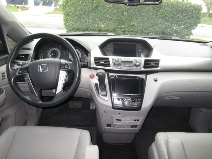 Used 2015 Honda Odyssey Touring Elite - VMI Side Entry Entry In Floor Automatic Ramp