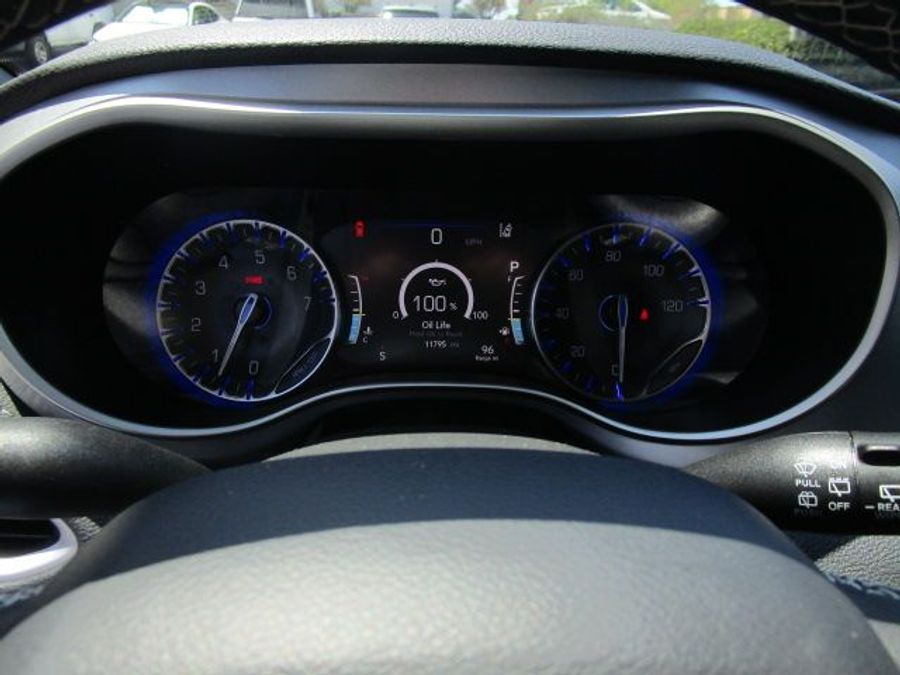 Used 2023 Chrysler Pacifica Touring L - BraunAbility Side Entry Entry Fold Out Automatic Ramp