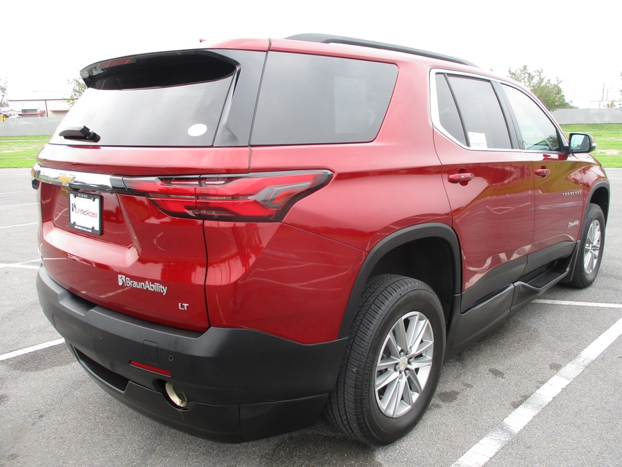 Used 2022 Chevrolet Traverse 1LT - BraunAbility Side Entry Entry In Floor Automatic Ramp