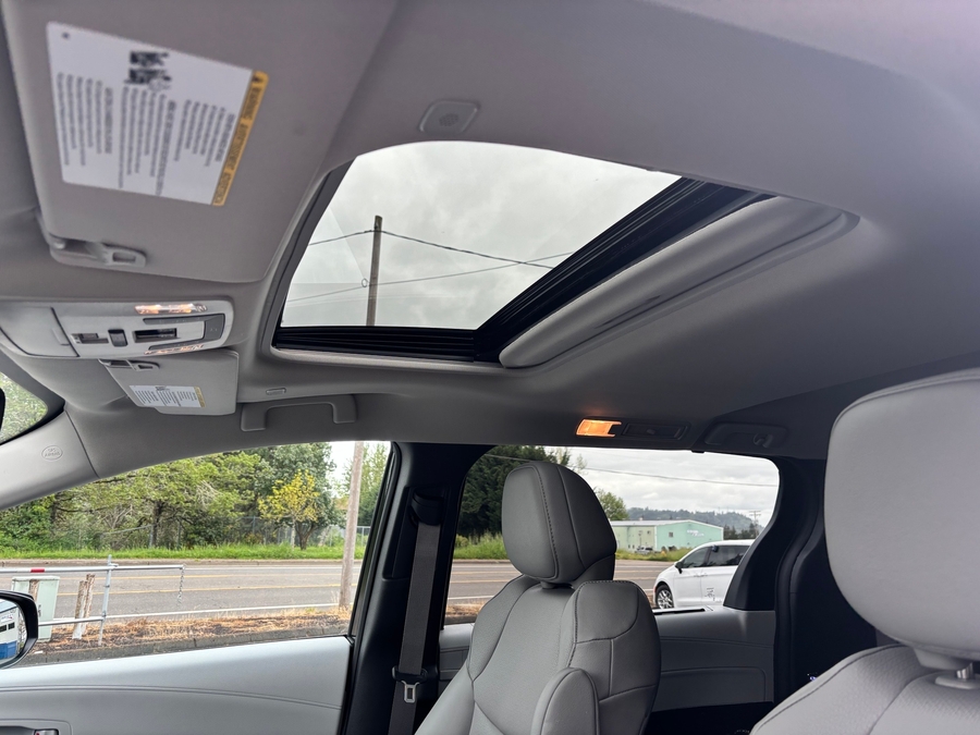 Used 2025 Toyota Sienna Hybrid XLE - BraunAbility Side Entry Entry Fold Out Automatic Ramp