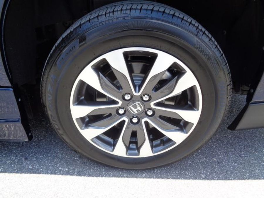 Used 2024 Honda Odyssey EX-L - BraunAbility Side Entry Entry In Floor Automatic Ramp