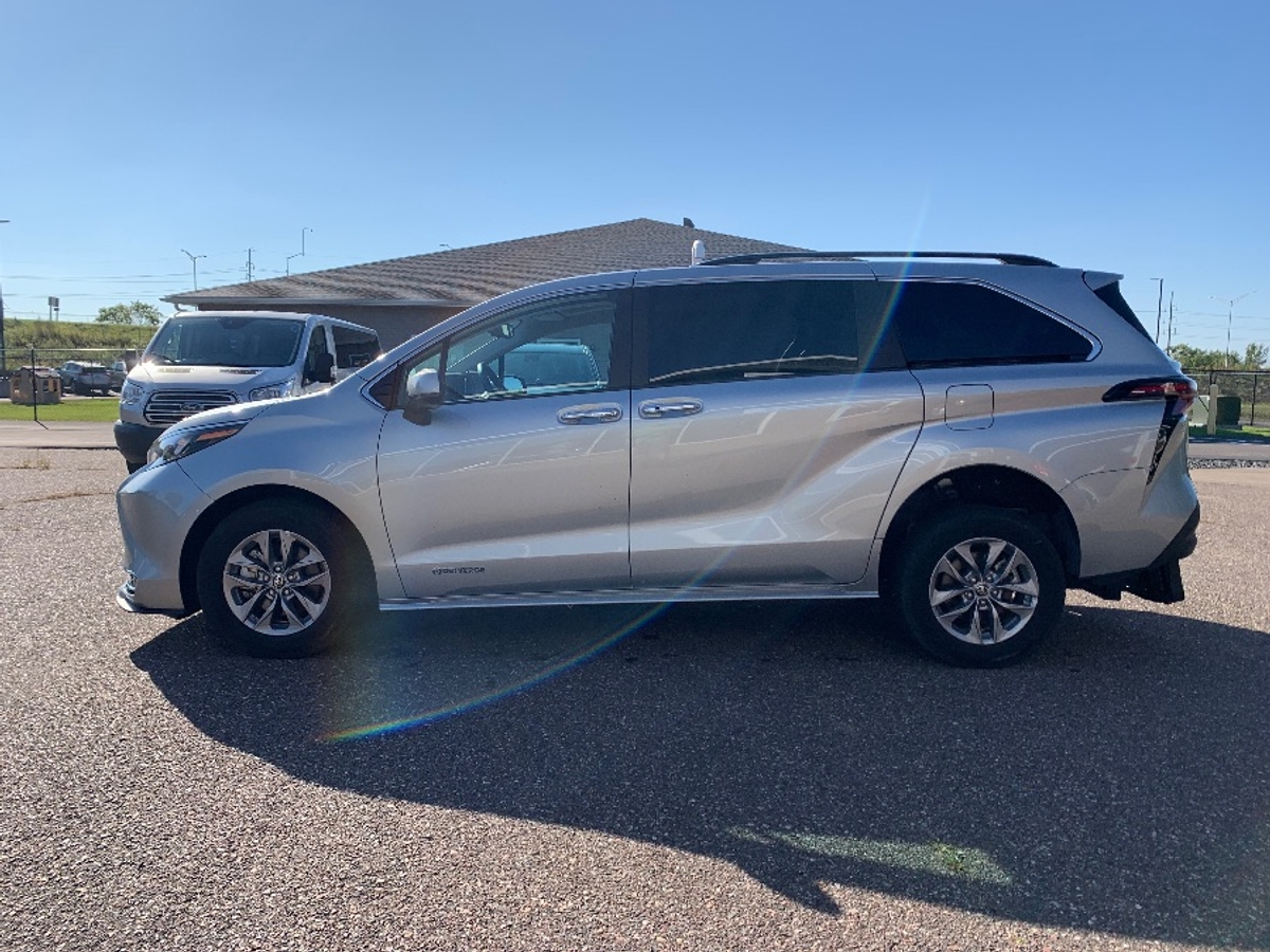 2024 TOYOTA SIENNA - Image 18