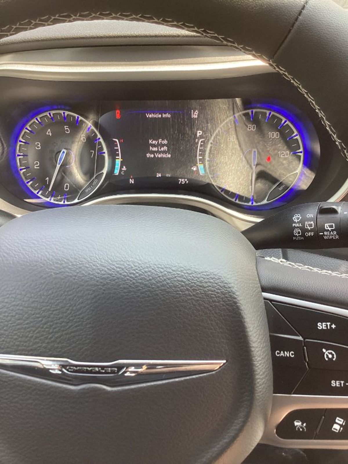 White Chrysler Voyager image number 17