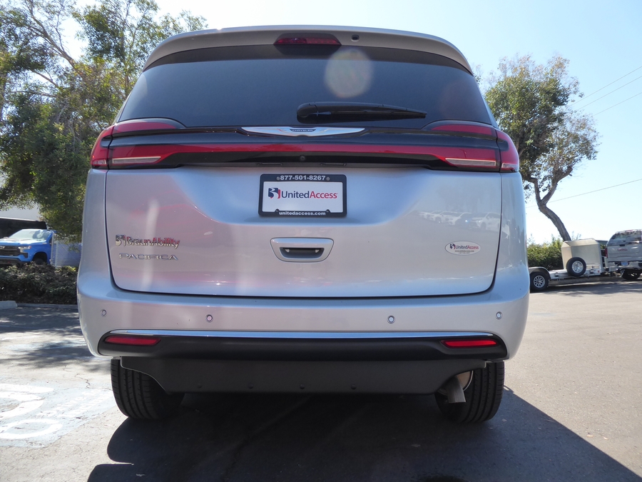 2023 Chrysler Pacifica Touring L - Photo 7