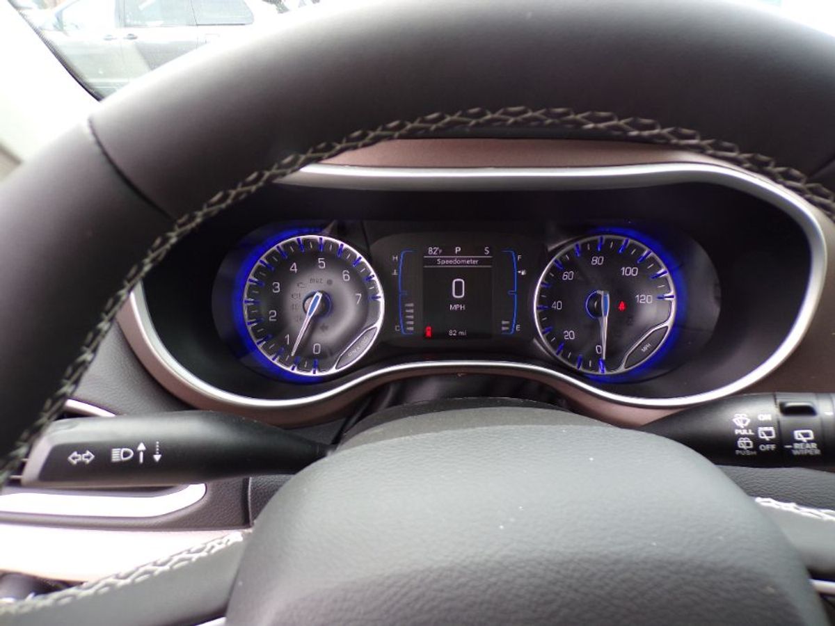 2024 CHRYSLER VOYAGER - Image 8