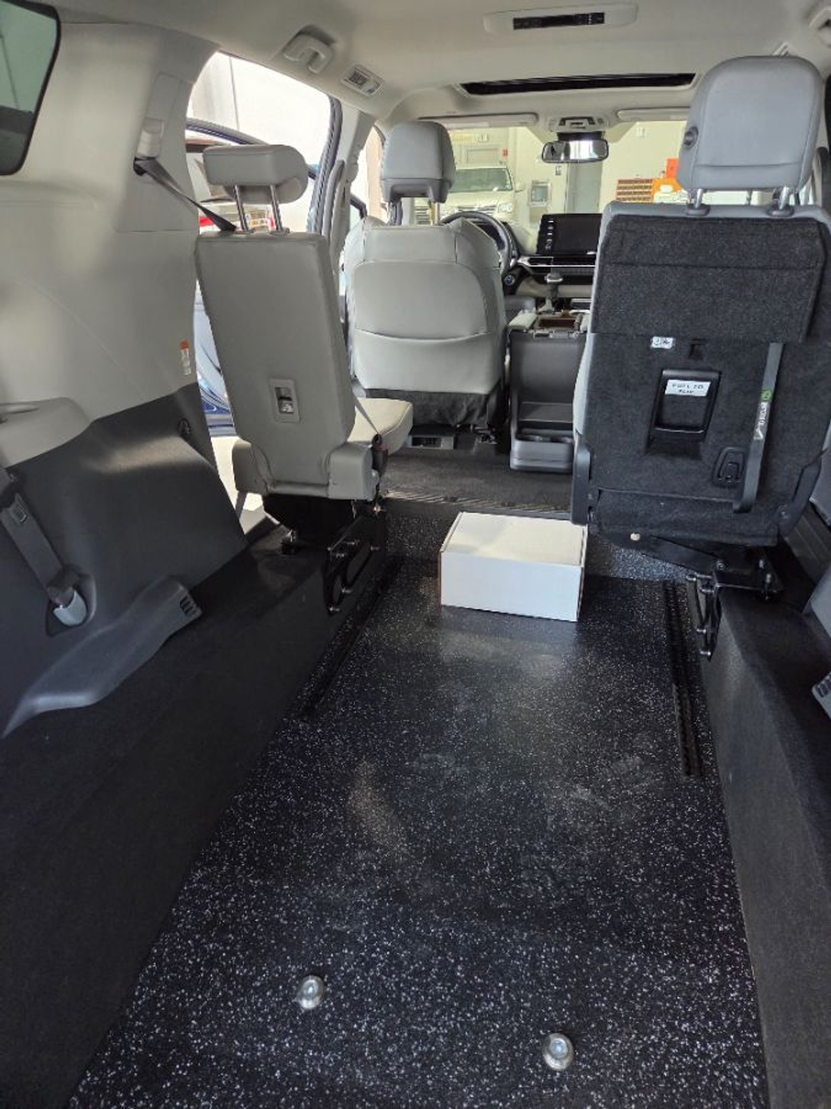 2024 TOYOTA SIENNA - Image 11