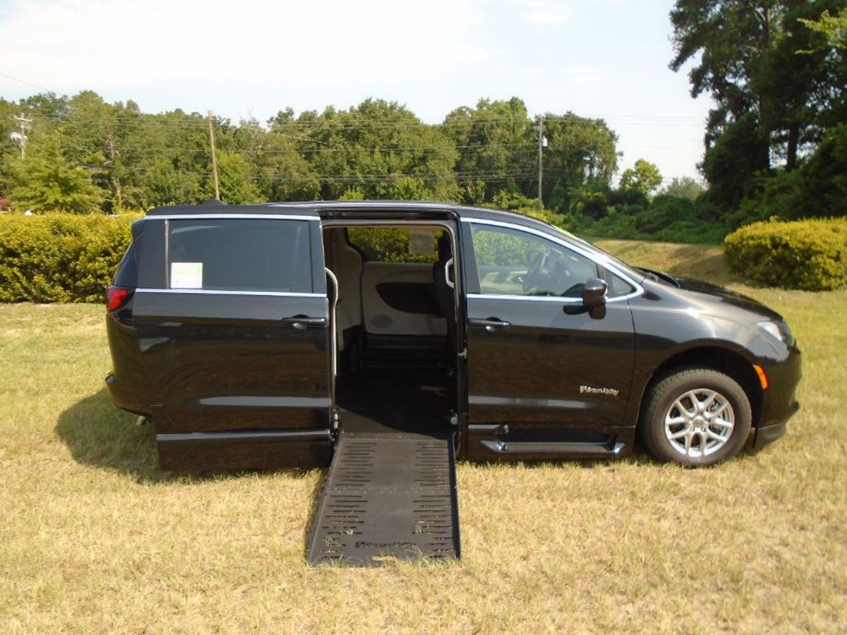 2023 CHRYSLER VOYAGER - Image 3