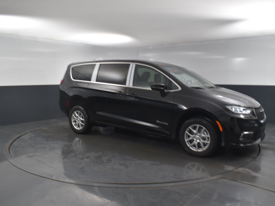 New 2025 Chrysler Pacifica Select Safety - BraunAbility Rear Entry Entry Fold Out Manual Ramp