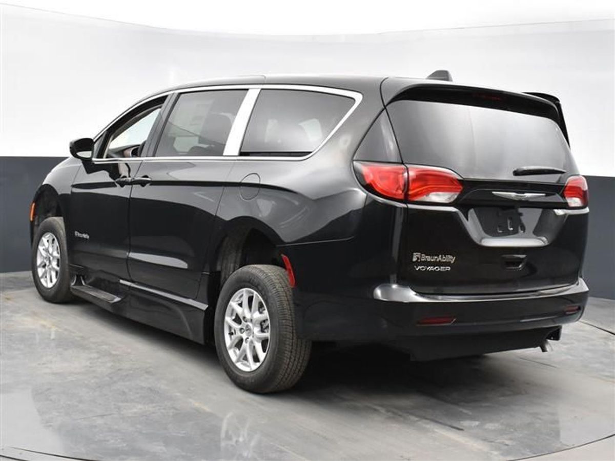 2023 CHRYSLER VOYAGER - Image 10