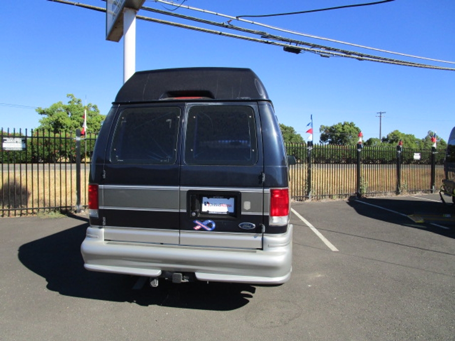Used 2009 Ford E-Series E-350 SD XL - OTH Rear Entry Lift Automatic Ramp
