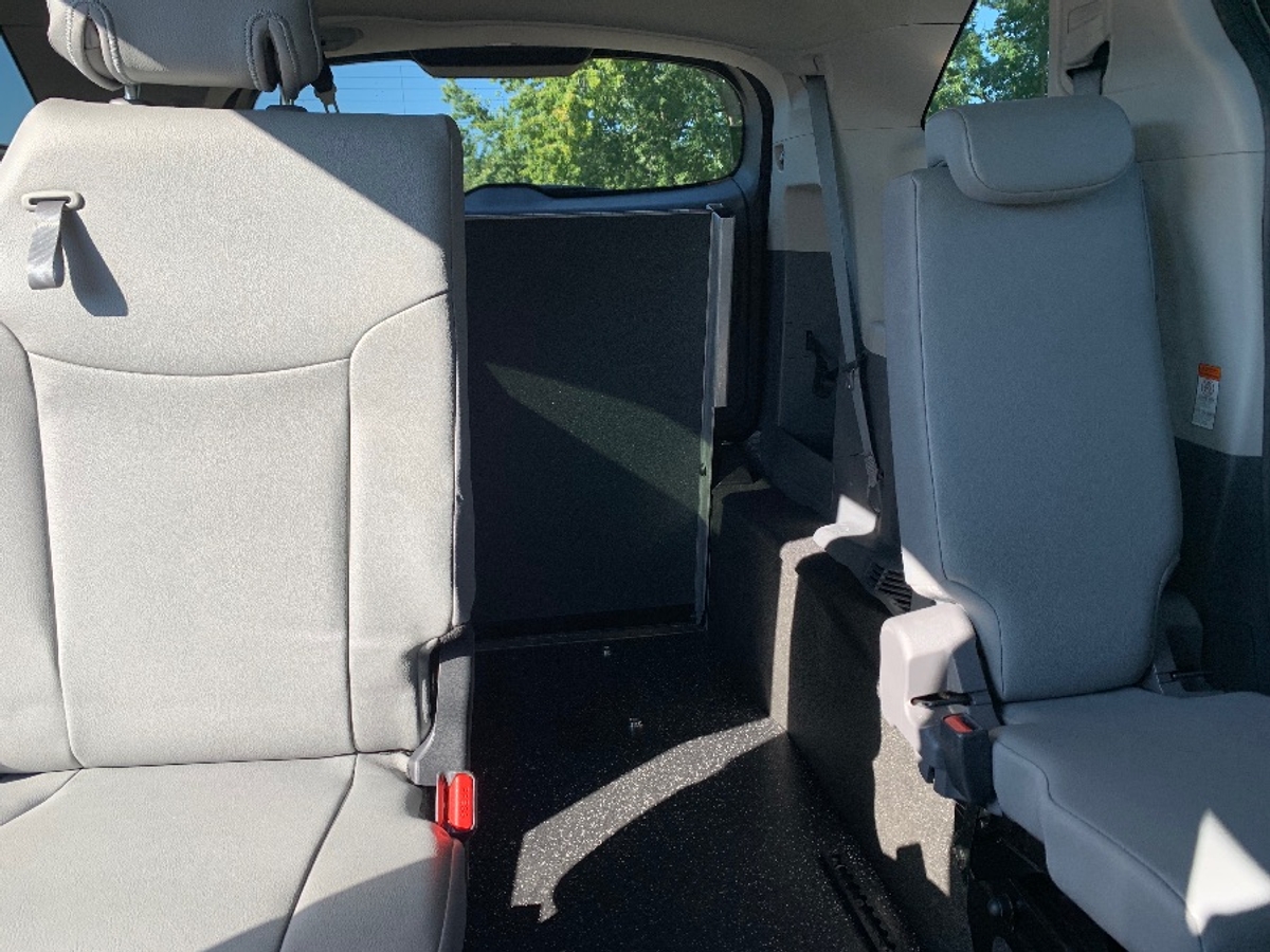 2024 TOYOTA SIENNA - Image 10