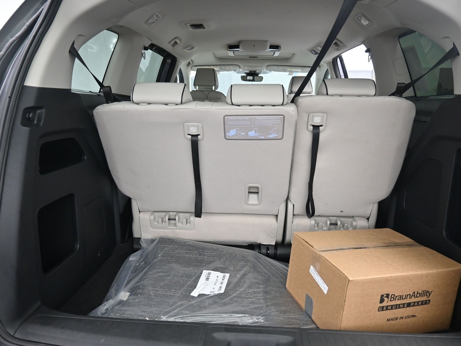 New 2026 Honda Odyssey Touring - BraunAbility Side Entry In Floor Automatic Ramp