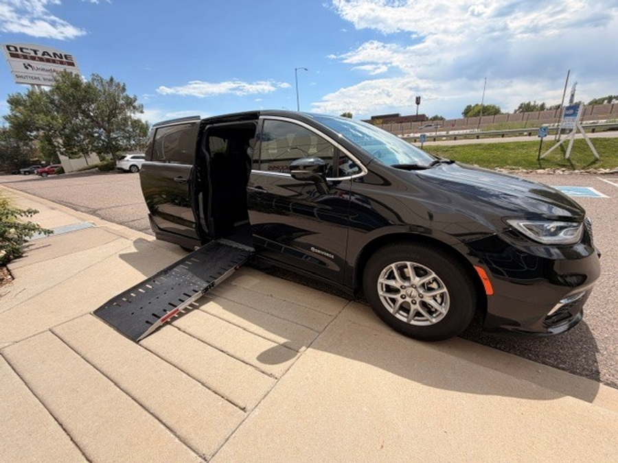Used 2024 Chrysler Pacifica Touring - Driverge Side Entry Fold Out Automatic Ramp