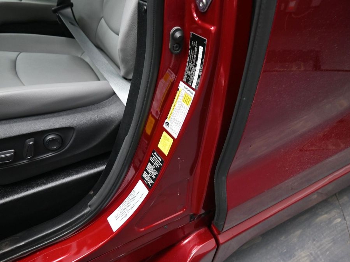 2025 TOYOTA SIENNA - Image 17