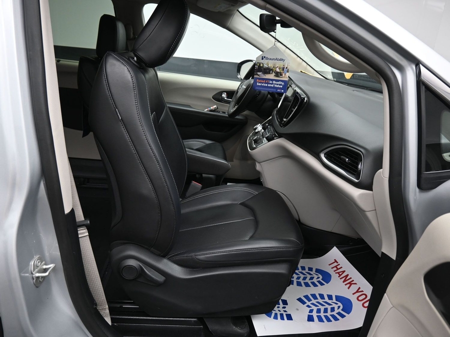Used 2024 Chrysler Pacifica Touring L - BraunAbility Side Entry Entry Fold Out Automatic Ramp