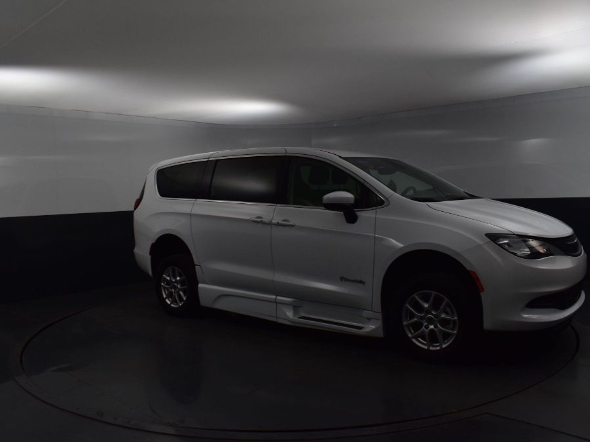 2023 CHRYSLER VOYAGER - Image 17