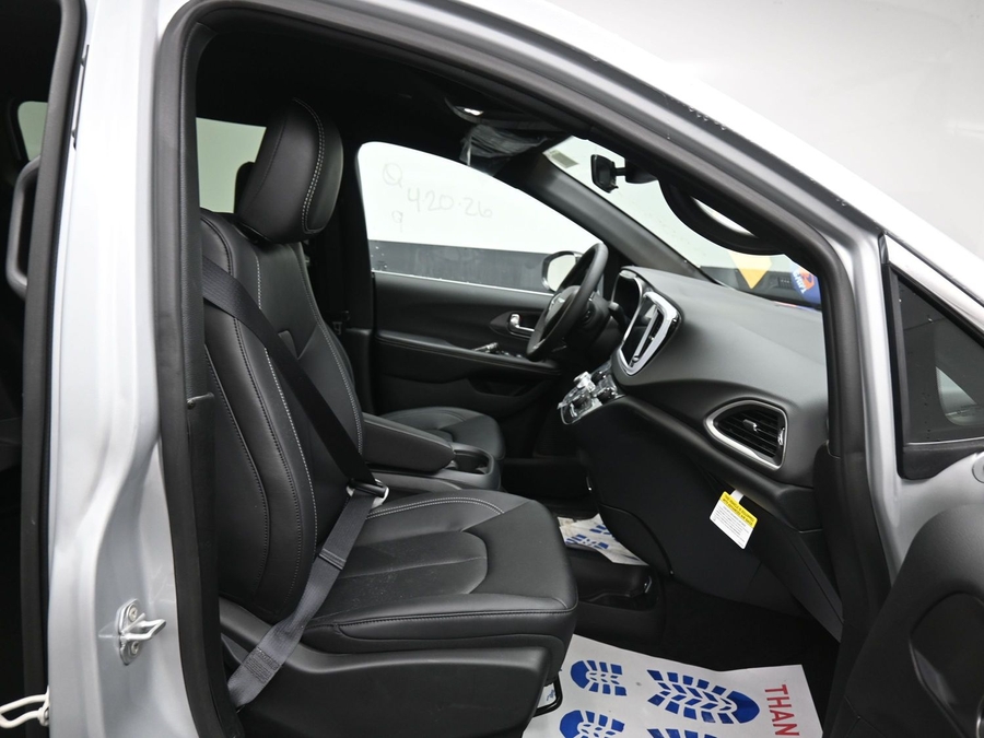 New 2026 Chrysler Voyager LX - BraunAbility Side Entry Entry Fold Out Manual Ramp