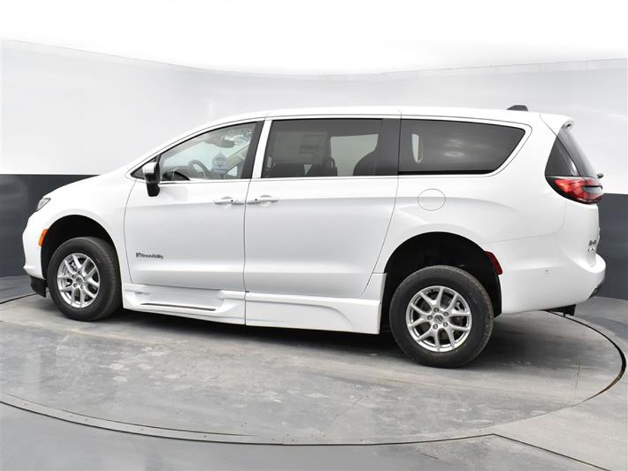 Used 2024 Chrysler Pacifica Touring L - BraunAbility Side Entry Entry In Floor Automatic Ramp