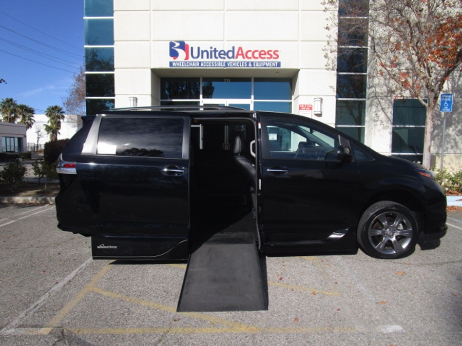 Used 2015 Toyota Sienna SE - VMI Side Entry Entry In Floor Automatic Ramp