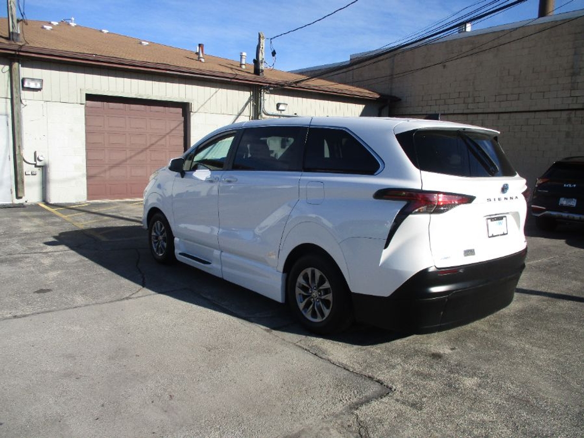 2022 TOYOTA SIENNA - Image 4