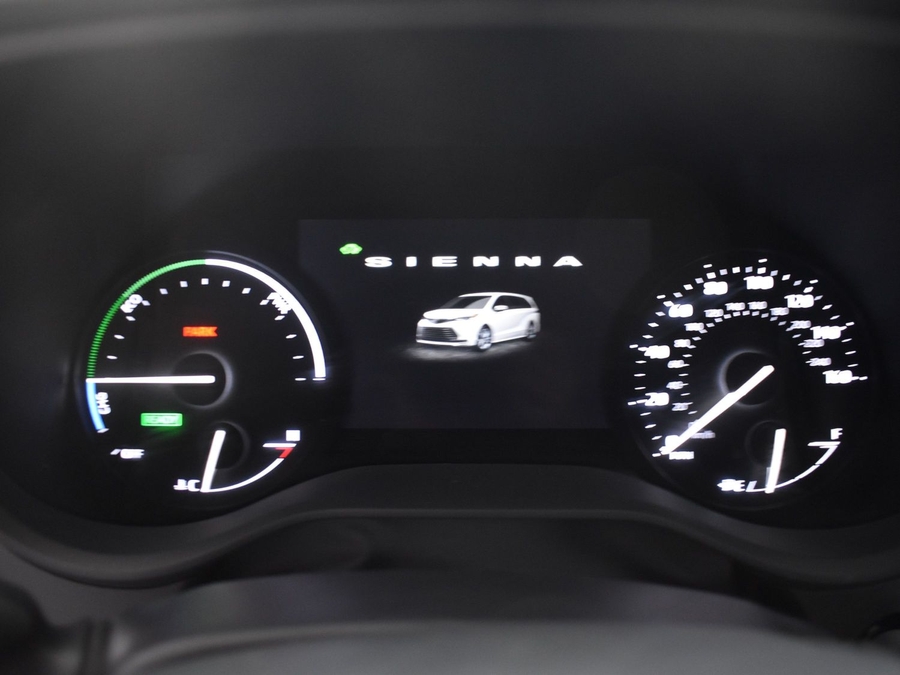 New 2025 Toyota Sienna Hybrid XLE Base - BraunAbility Side Entry Entry In Floor Automatic Ramp